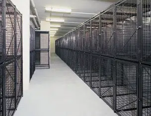 Double-tier storage lockers